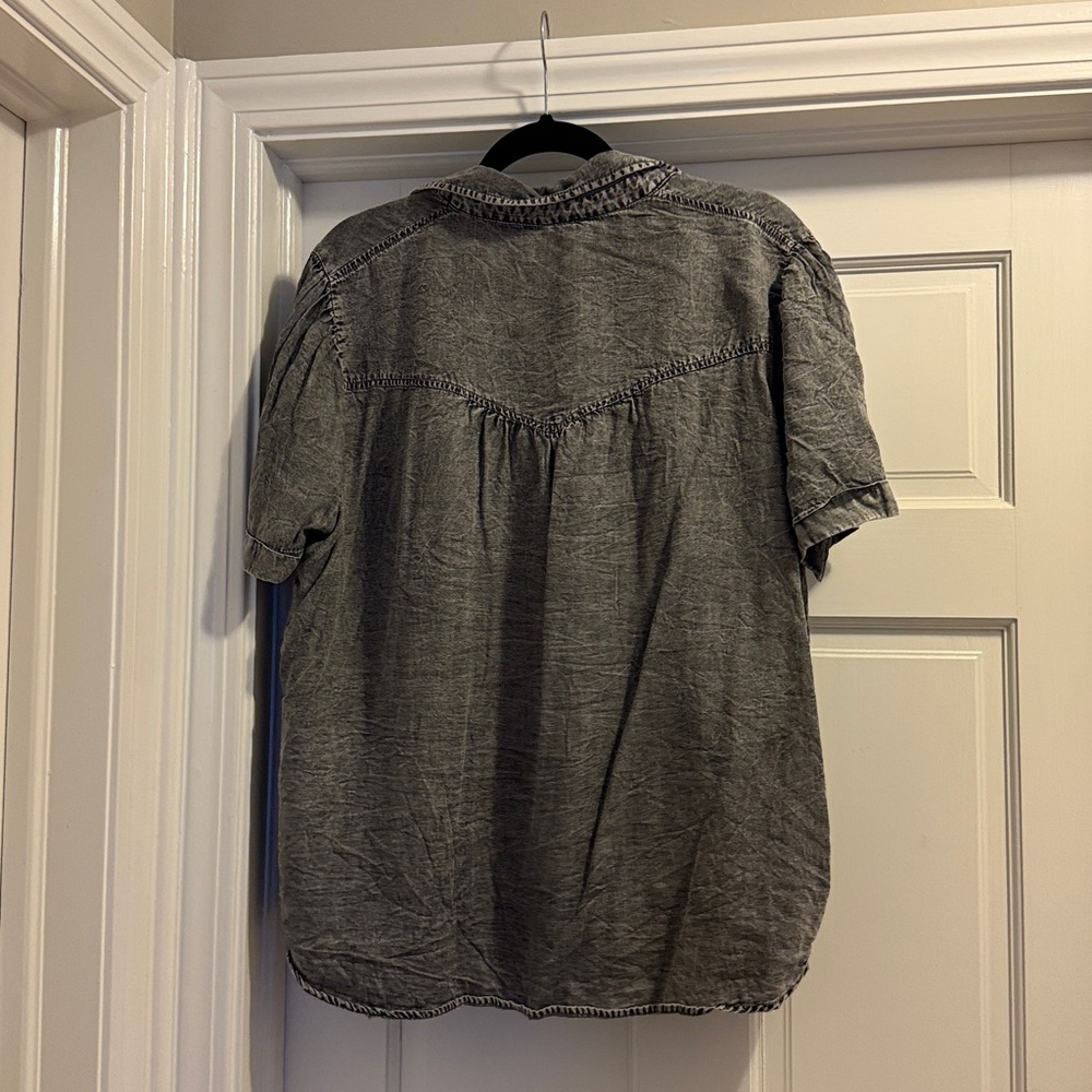 Flowy Gray/Distressed Black Denim Button-Up Shirt - Picture 3 of 3